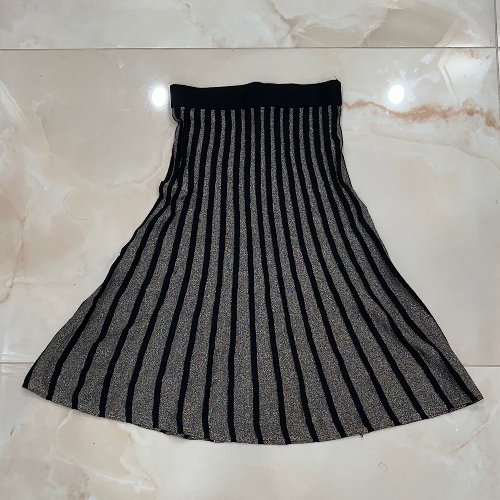Suzy Shier Black and Bronze A-Line Skirt